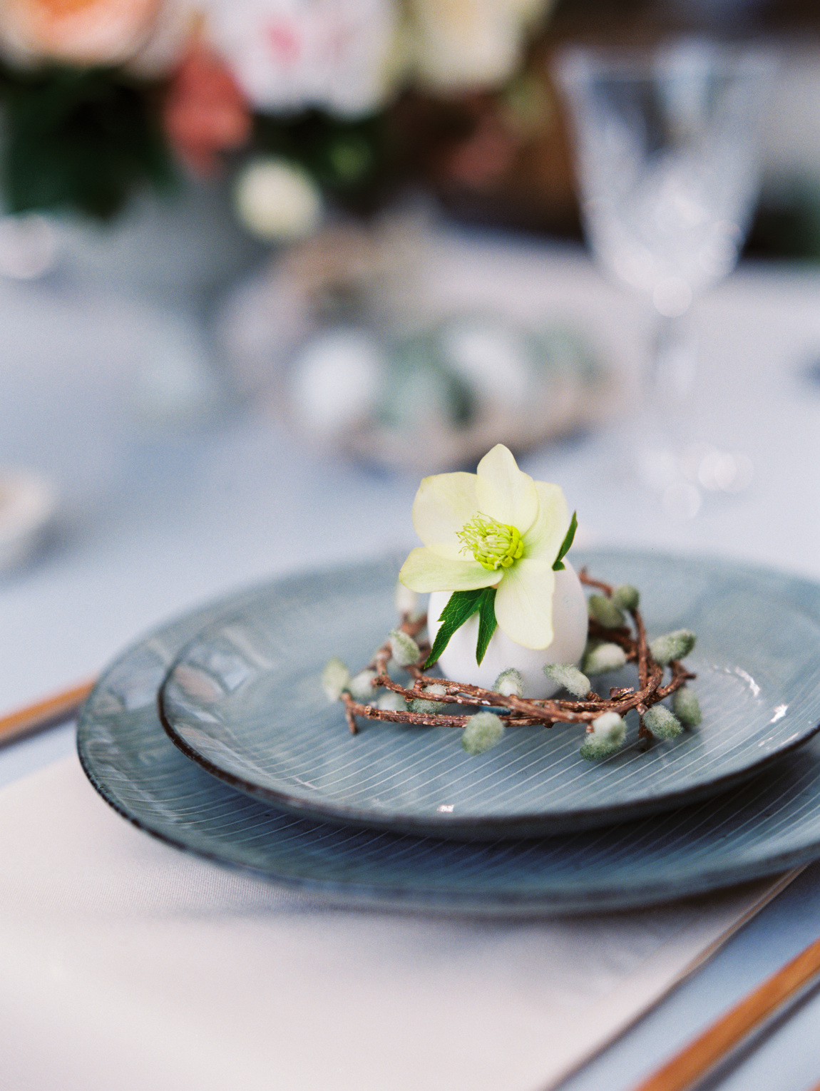 Julia Kaptelova photography tablescape, lifestyle, easter eggs, easter, decor